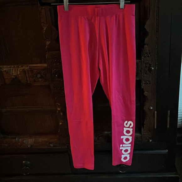ADIDAS Beautiful Hot Pink leggings to rock at the gym or elsewhere 🔥🔥🔥 - Picture 2 of 13